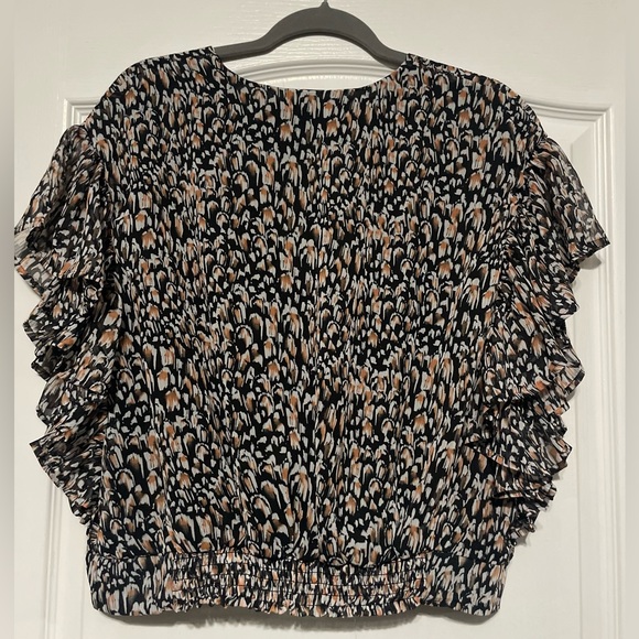 Express cropped women blouse. NWT black color Size Medium - Picture 2 of 5